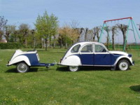 Citroen 2CV et remorque